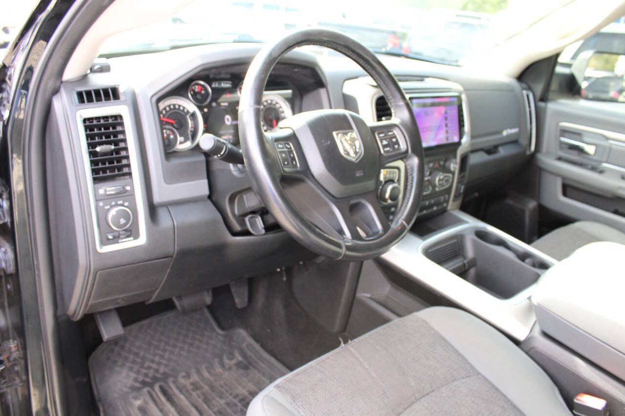 Used 2017 RAM 1500 Big Horn AWD/4WD image 13