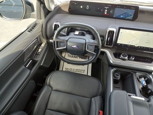 Used 2025 Ford Expedition Platinum AWD/4WD image 17