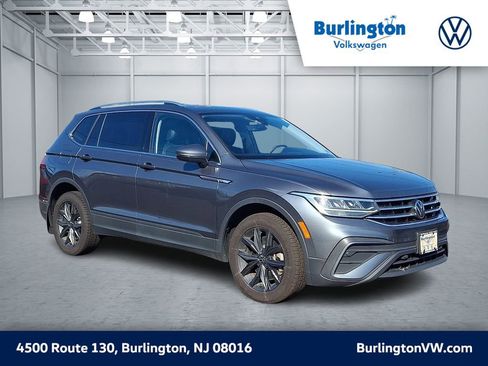 Certified 2022 Volkswagen Tiguan SE AWD/4WD image 1