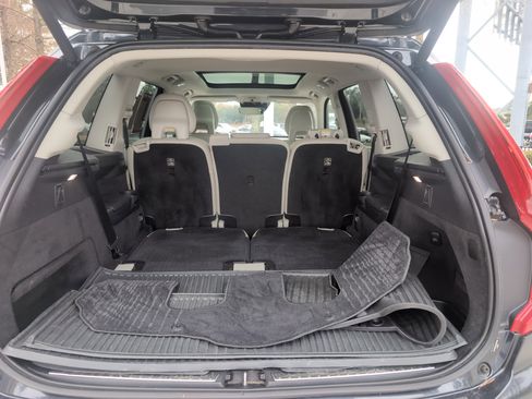 Used 2016 Volvo XC90 T6 Momentum w/ Momentum Plus Package image 33