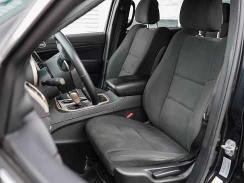 Used 2017 Jeep Grand Cherokee Laredo image 22