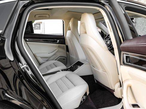 Used 2018 Porsche Panamera Turbo image 36