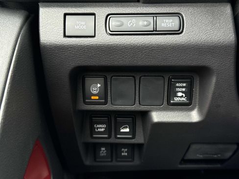 Used 2023 Nissan Frontier PRO-4X w/ Pro-4X Premium Package image 19