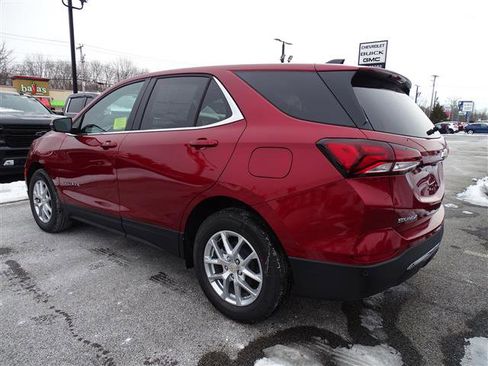 Used 2024 Chevrolet Equinox LT image 3