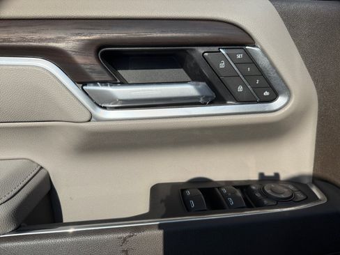 New 2026 GMC Sierra 2500 SLT w/ SLT Premium Package image 11