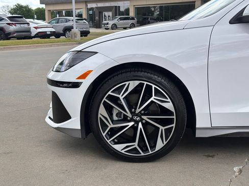 Used 2025 Hyundai Ioniq 6 SEL RWD image 6