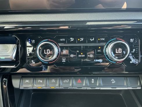 Used 2025 GMC Sierra 1500 AT4 AWD/4WD image 19