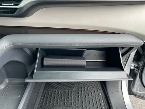 Used 2021 Toyota Sienna XLE image 34