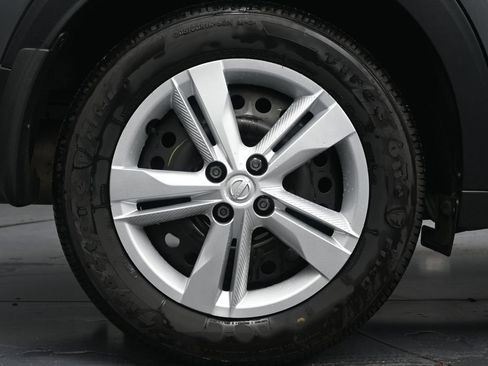 Certified 2025 Nissan Kicks Play S FWD image 12
