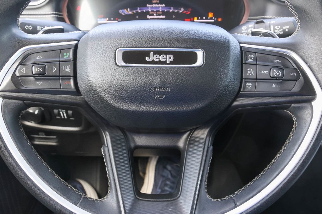 Used 2023 Jeep Grand Cherokee L Laredo AWD/4WD image 27