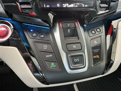 Used 2025 Honda Odyssey Elite image 38