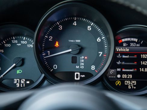 Certified 2026 Porsche Macan AWD/4WD image 12