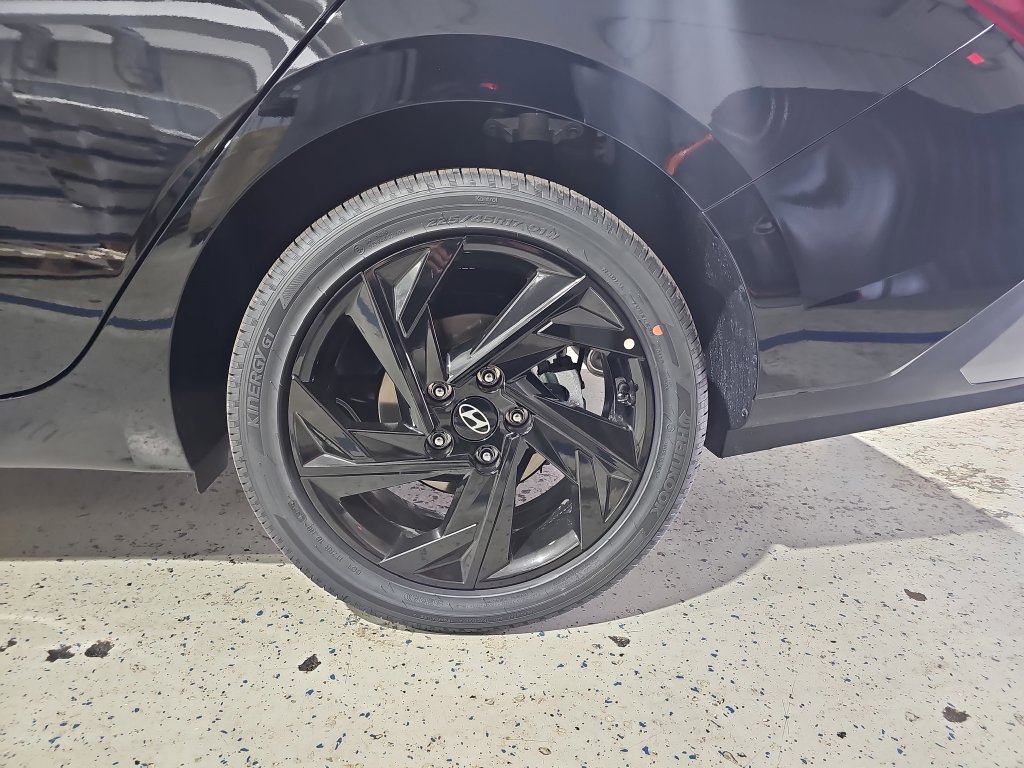 New 2026 Hyundai Elantra SEL FWD image 35