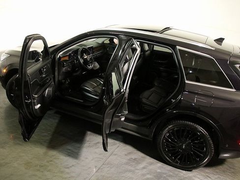 Used 2021 Lincoln Corsair Reserve w/ Equipment Group 201A image 5