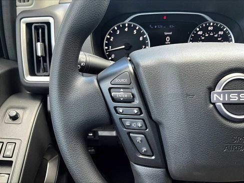 Used 2025 Nissan Frontier SV image 22