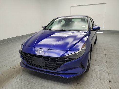 Used 2021 Hyundai Elantra SE FWD image 15