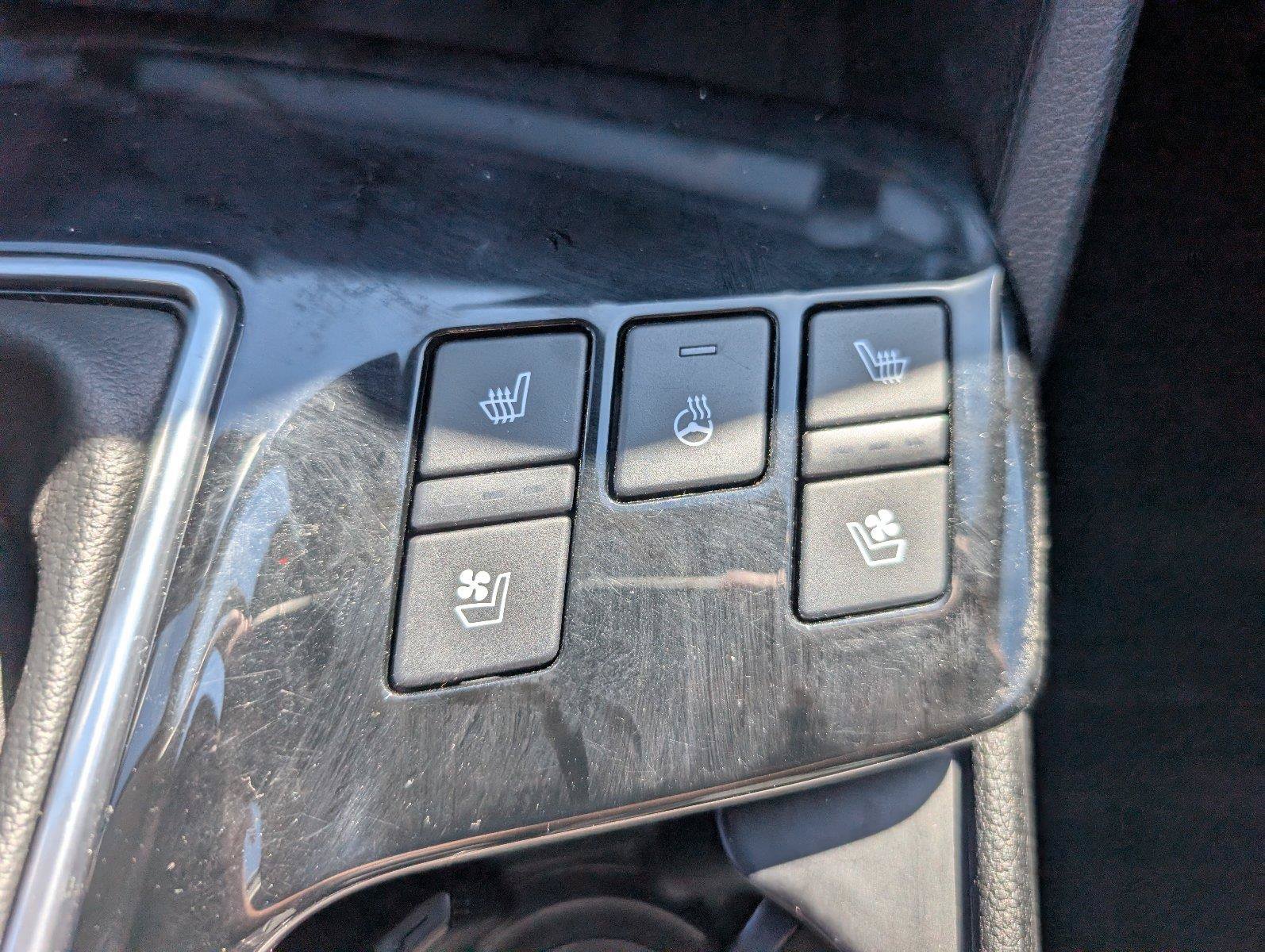 Used 2025 Kia Sportage SX FWD image 22