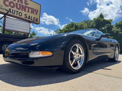 Used 2004 Chevrolet Corvette Convertible w/ Preferred Equipment Group RWD image 1