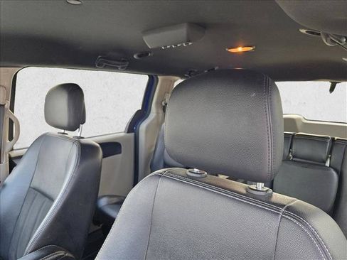 Used 2019 Dodge Grand Caravan SXT FWD image 12