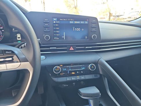 Used 2021 Hyundai Elantra SEL FWD image 20