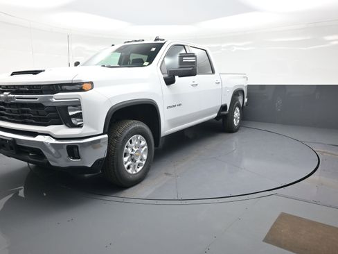 New 2026 Chevrolet Silverado 2500 LT AWD/4WD image 7