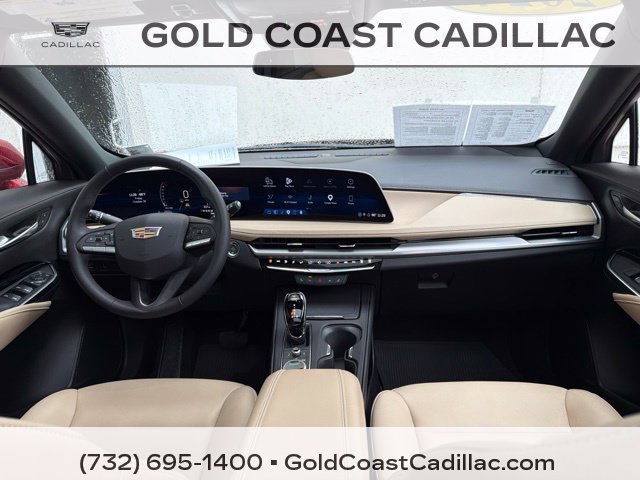 Used 2024 Cadillac XT4 Luxury w/ Cold Weather Package AWD/4WD image 10