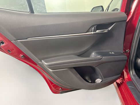 Used 2020 Toyota Camry LE image 25