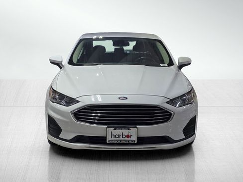 Used 2019 Ford Fusion SE image 3
