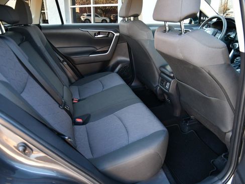 Used 2024 Toyota RAV4 XLE FWD image 24
