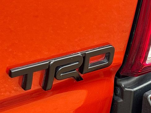 Used 2017 Toyota Tacoma TRD Off-Road image 30