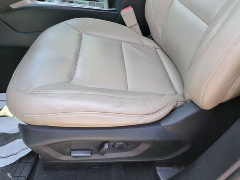 Certified 2021 Ford Explorer XLT w/ Equipment Group 202A RWD image 22