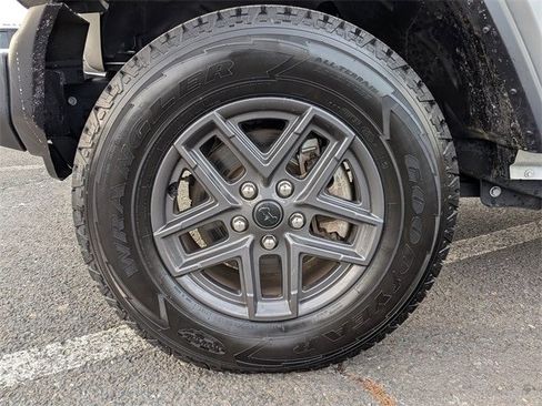 Used 2024 Jeep Wrangler Sport S image 9