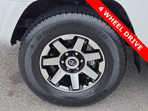 Used 2024 Toyota 4Runner TRD Off-Road Premium AWD/4WD image 7