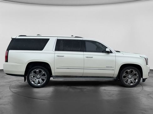 Used 2015 GMC Yukon XL Denali w/ Touring Package AWD/4WD image 9