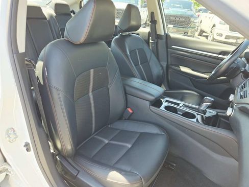 Used 2023 Nissan Altima 2.5 SR FWD image 15