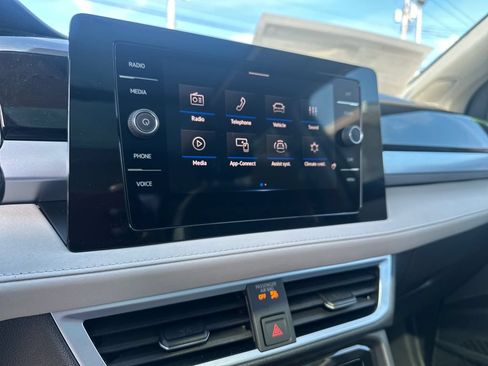 New 2026 Volkswagen Taos SE AWD/4WD image 14