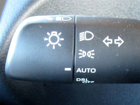 Used 2022 Toyota Corolla LE image 28