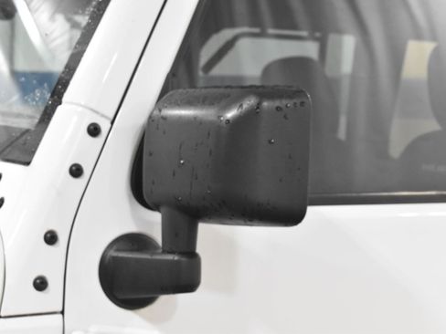 Used 2015 Jeep Wrangler Unlimited Rubicon w/ Connectivity Group image 26