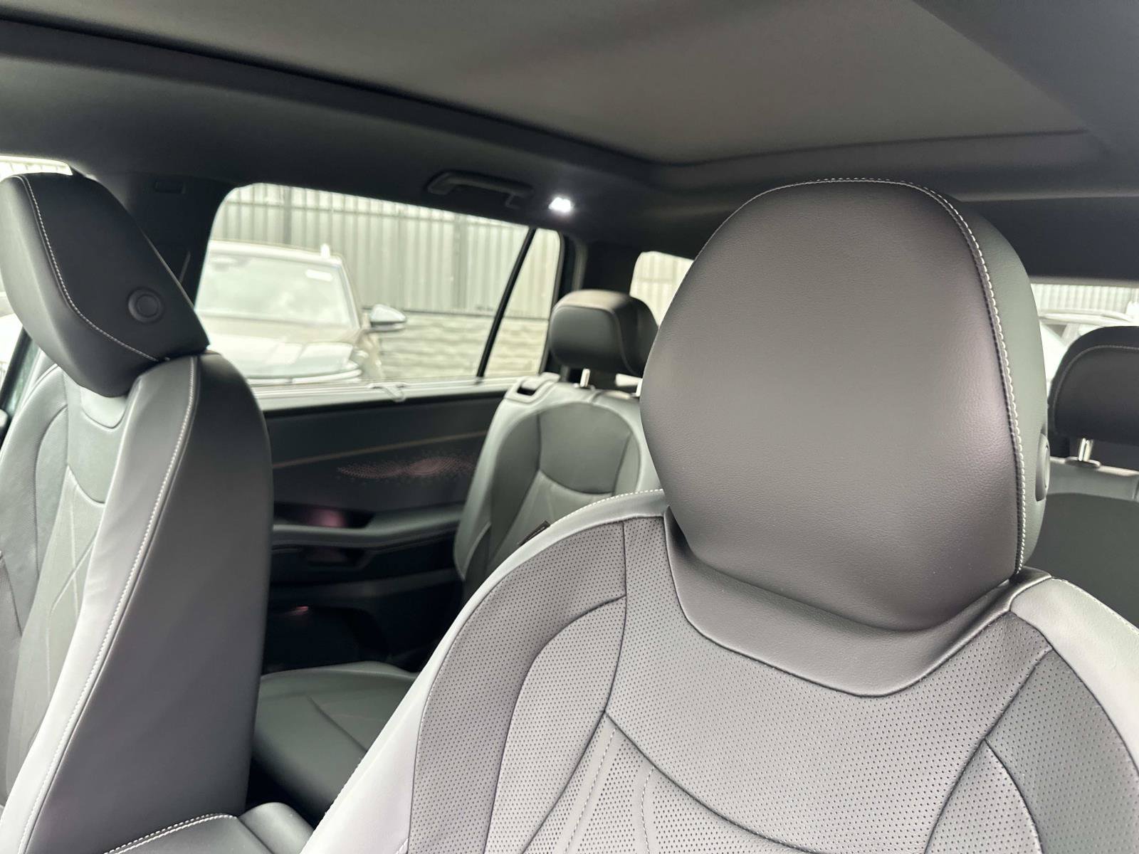 New 2027 Volkswagen Atlas SEL R-Line AWD/4WD image 23