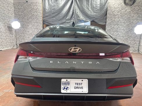 New 2026 Hyundai Elantra SEL Sport FWD image 6