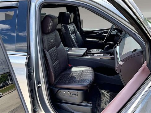 Used 2023 Cadillac Escalade Premium Luxury Platinum w/ LPO, Floor Liner Package AWD/4WD image 7