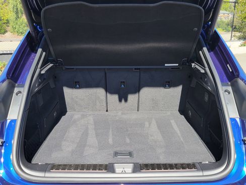 New 2025 Porsche Macan 4 Electric AWD/4WD image 29