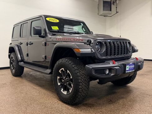 Used 2025 Jeep Wrangler Unlimited Rubicon w/ Safety Group AWD/4WD image 9
