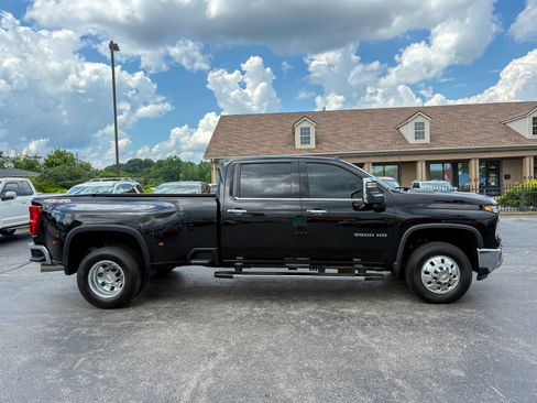 Used 2025 Chevrolet Silverado 3500 LTZ w/ LTZ Convenience Package AWD/4WD image 23