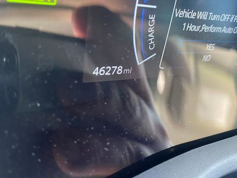 Used 2025 Toyota Camry LE FWD image 5
