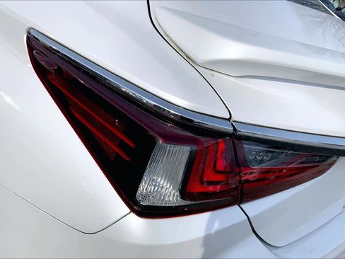 Used 2022 Lexus ES 350 w/ Premium Package image 29