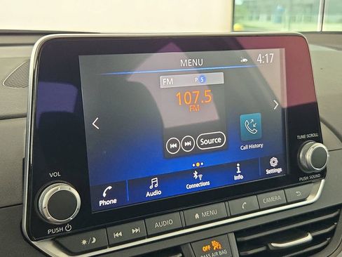 Used 2025 Nissan Altima 2.5 SV FWD image 19