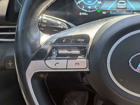 Used 2022 Hyundai Elantra Limited FWD image 25