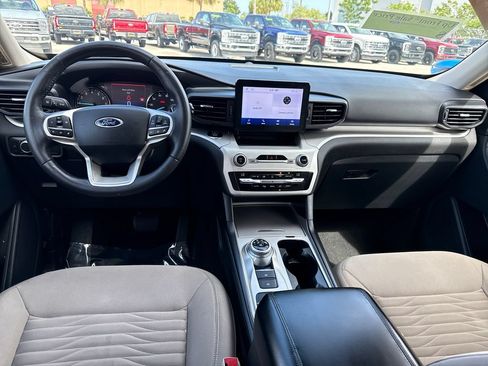 Used 2020 Ford Explorer XLT RWD image 6