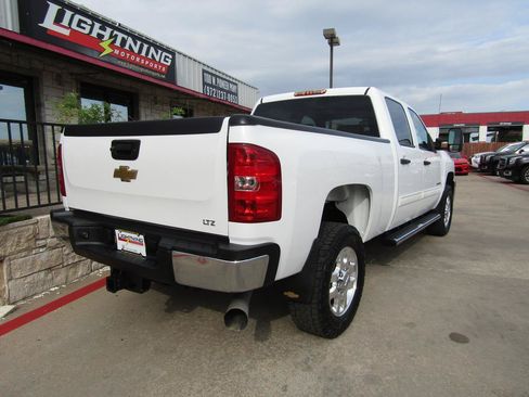 Used 2014 Chevrolet Silverado 2500 LT w/ Interior Plus Package RWD image 4